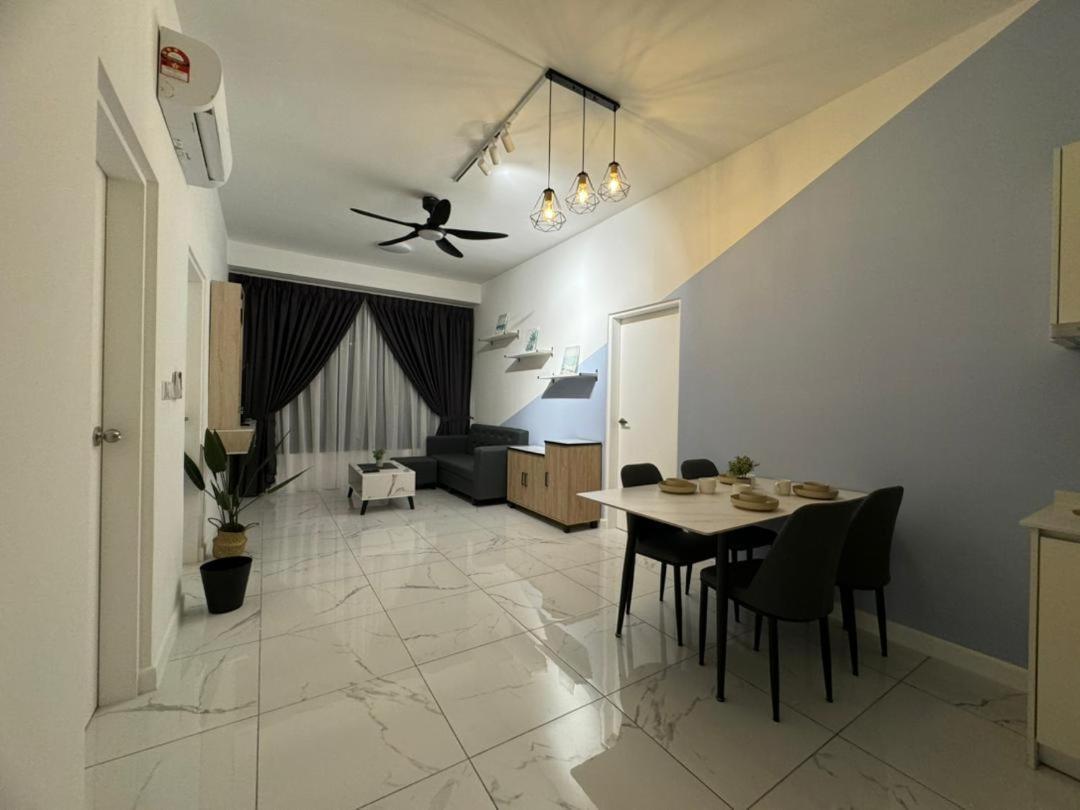 Cubic Botanical Mid Valley By Hometaric