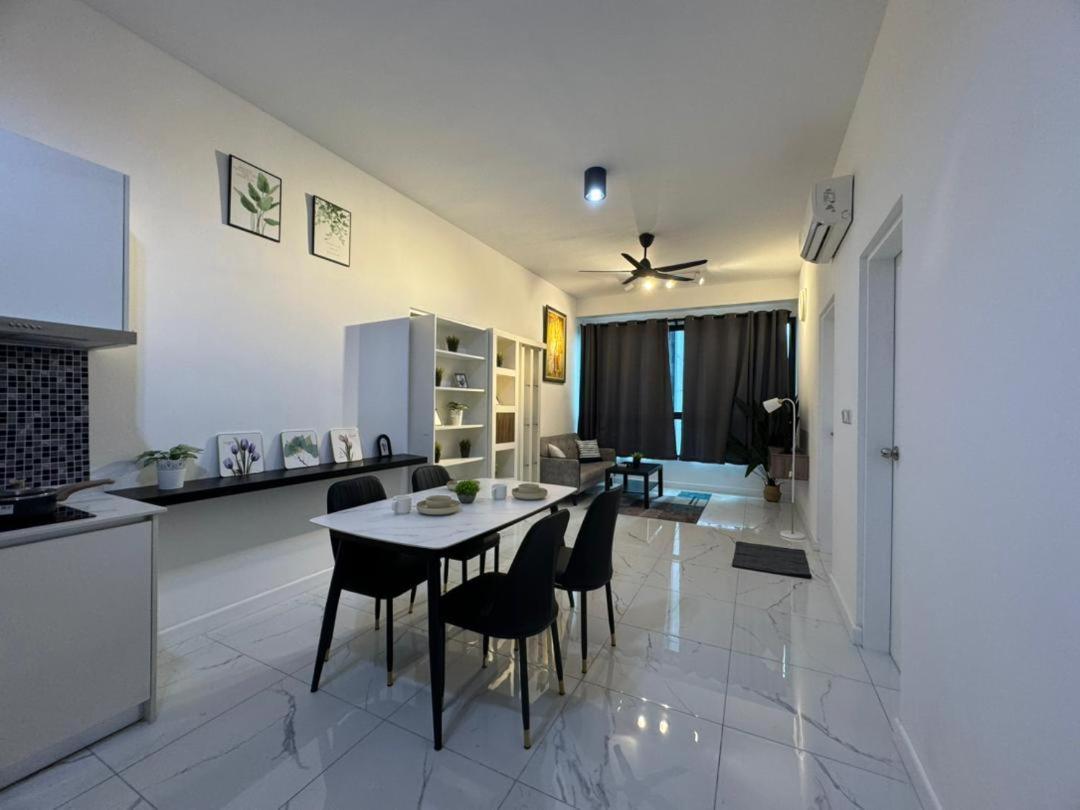 Apartment Cubic Botanical Mid Valley By Hometaric